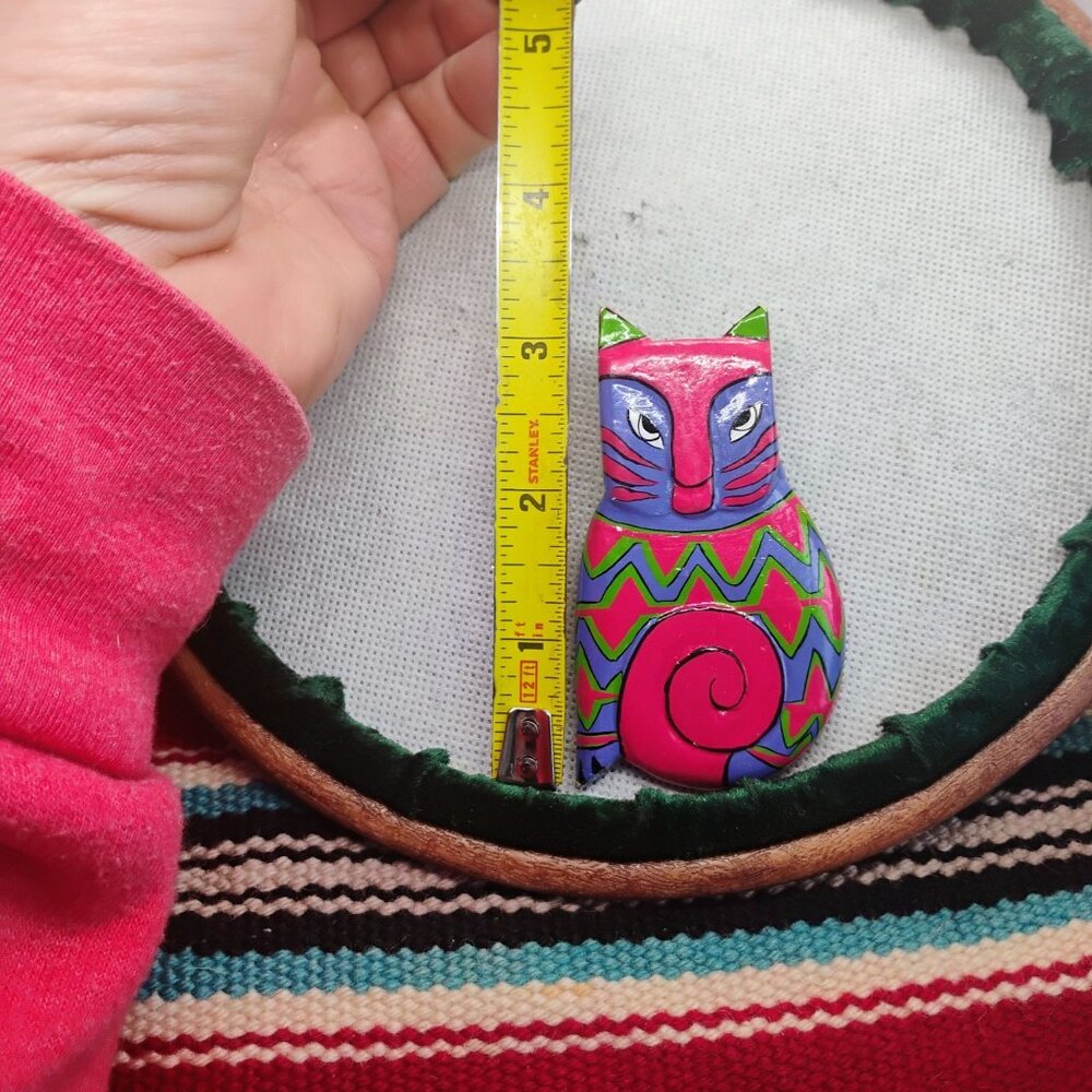 Lauren Burch Style Wood Painted Cat Pin Brooch Pink Purple Green Large 3" Tall - Picture 3 of 4